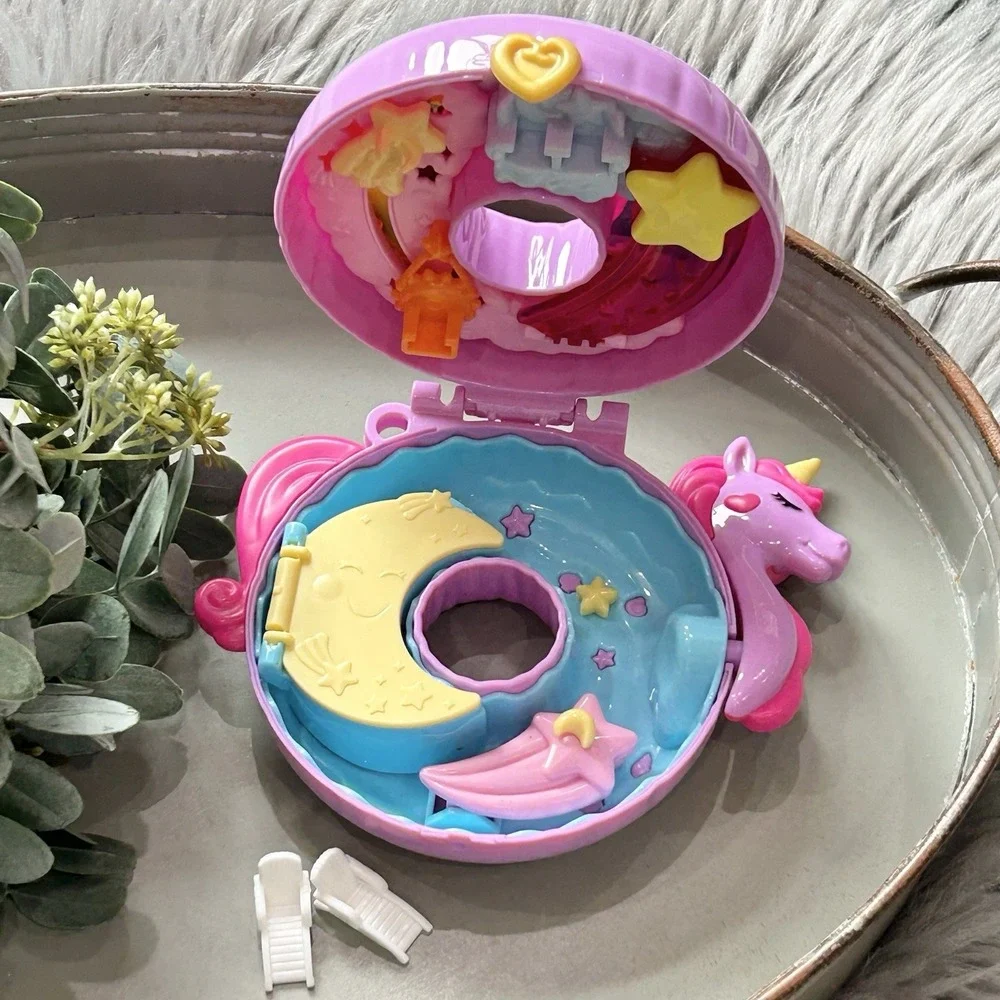 Polly Pocket Sparkle Cove Adventure‎ Unicorn Floatie Compact with 2 Chairs